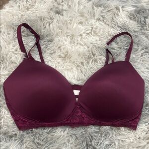 VS Lace Nursing Bra 32DDD & 34D
